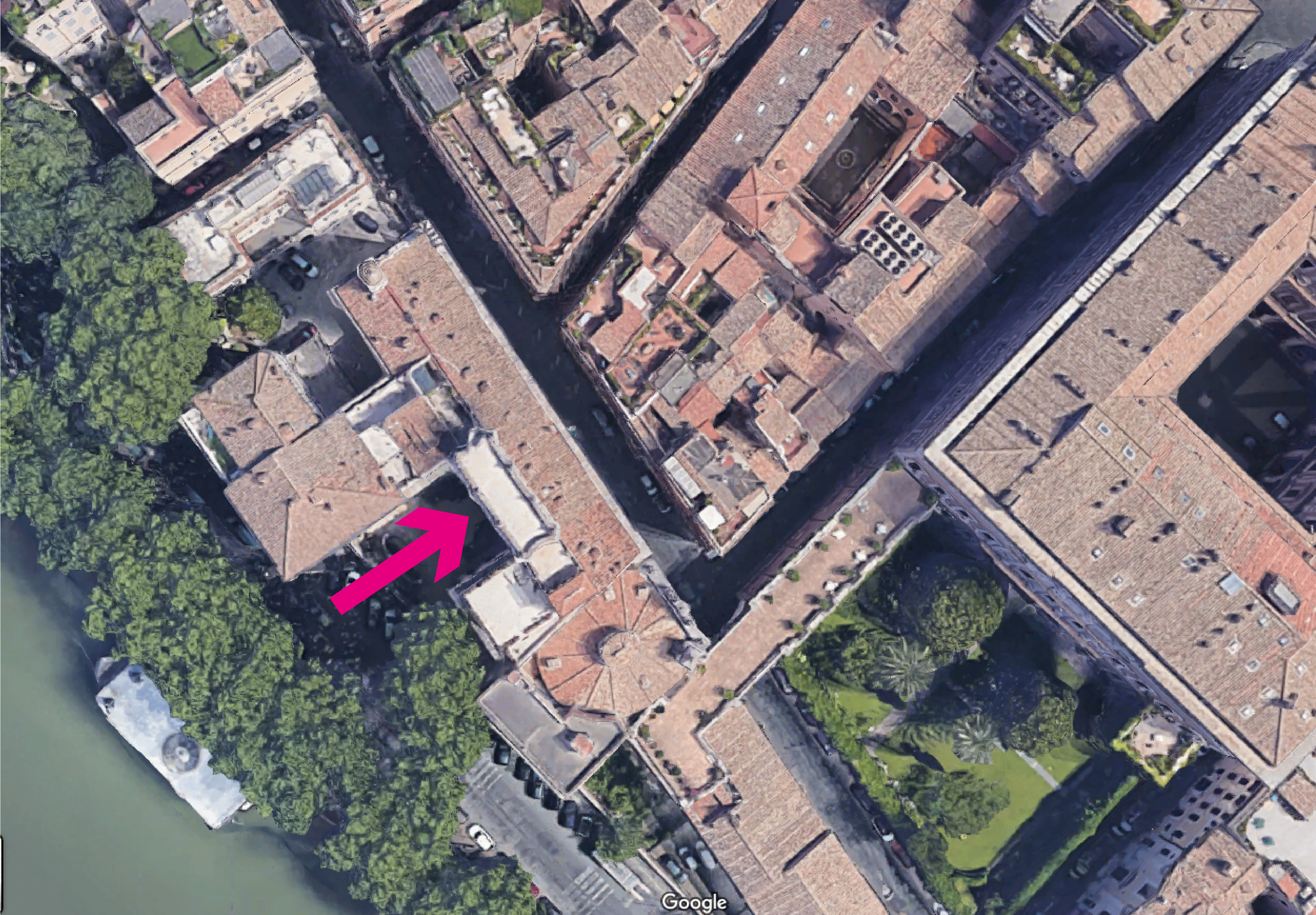 La flecha señala la altana del Palacio Falconieri en Vía Giulia (la Via Giulia se desarrolla en paralelo al Tíber)